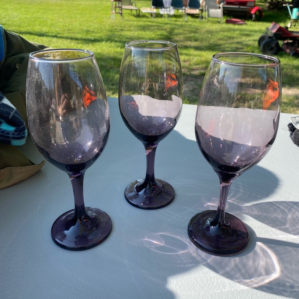 Elegant Purple Wine Glass Set